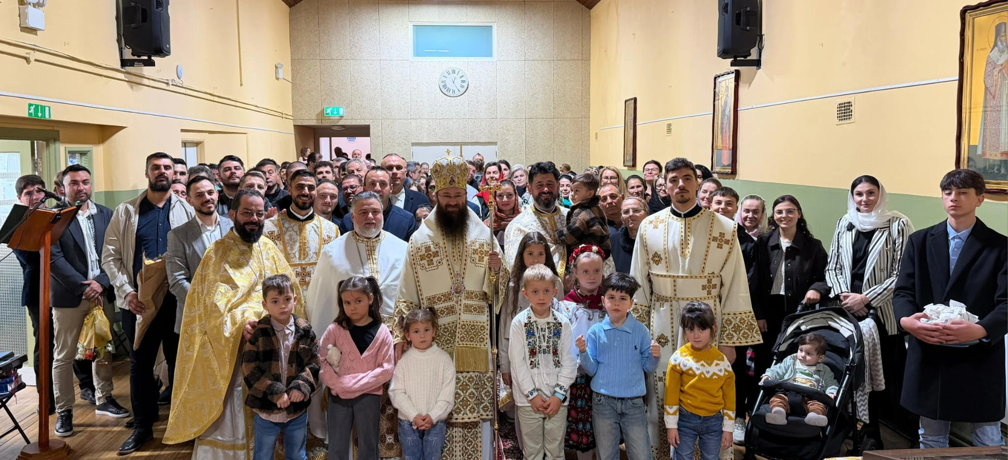 Slujire Arhiereasca La Intiiul Hram al Parohiei "Sfantul Evin de Munster" si "Sfanta Cuvioas Paraschiva de la Iasi" Monasterevin -Co. Kildare